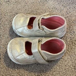 Toddler girls Stride Rite gold shoes